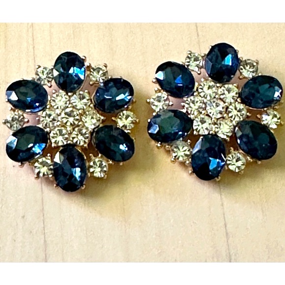 Glamorous Blue & White Cut Glass Post Earrings - Picture 1 of 3